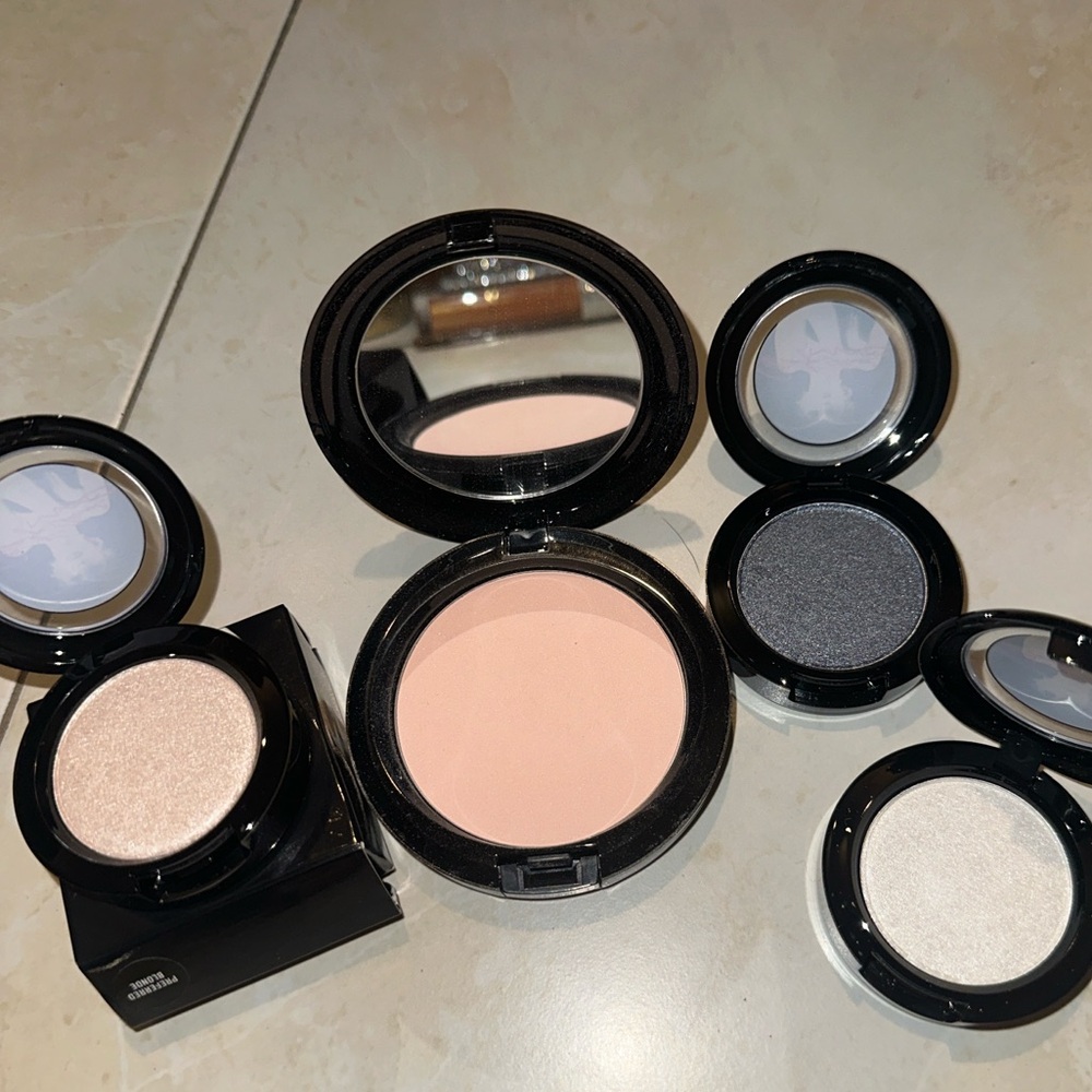 M.A.C Marilyn Monroe bundle!